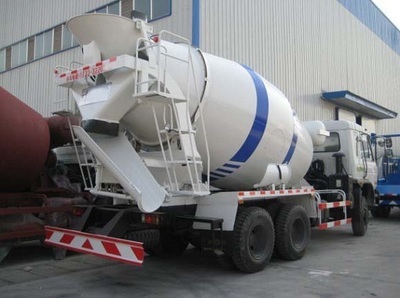 東風(fēng)6方攪拌車價(jià)格解析及防撞設(shè)施的重要性